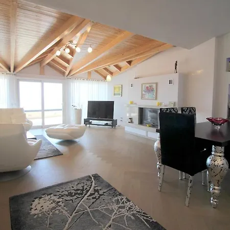 Mateo's Luxury Penthouse דירה *