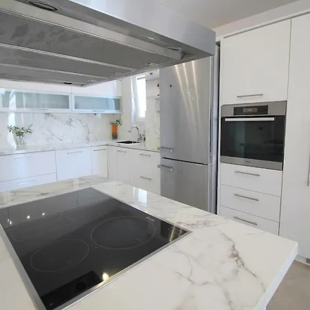 Mateo's Luxury Penthouse *