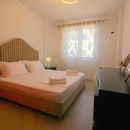 Mateo's Luxury Penthouse * Sarandë