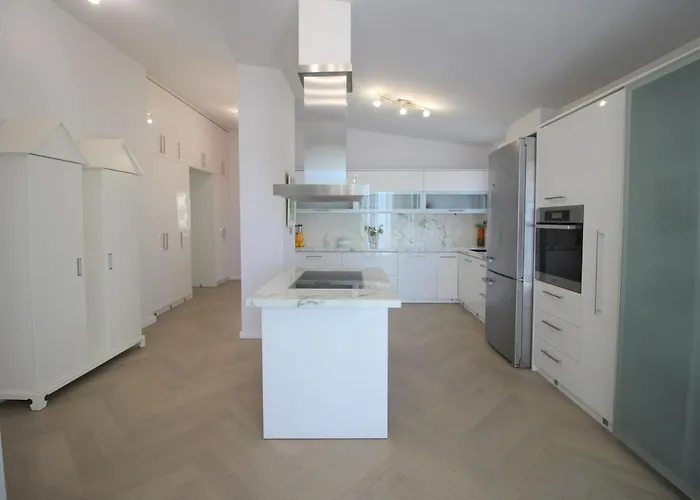 Mateo's Luxury Penthouse * Sarandë