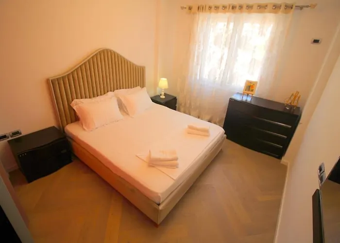 Mateo's Luxury Penthouse Appartamento Sarandë