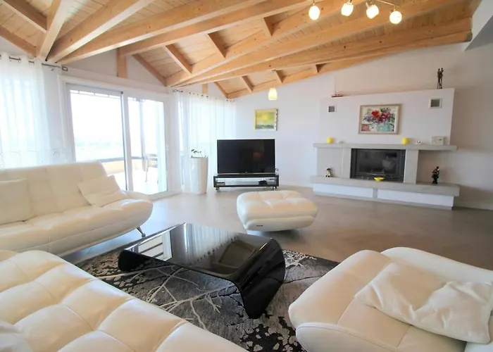 Mateo's Luxury Penthouse Appartamento Sarandë